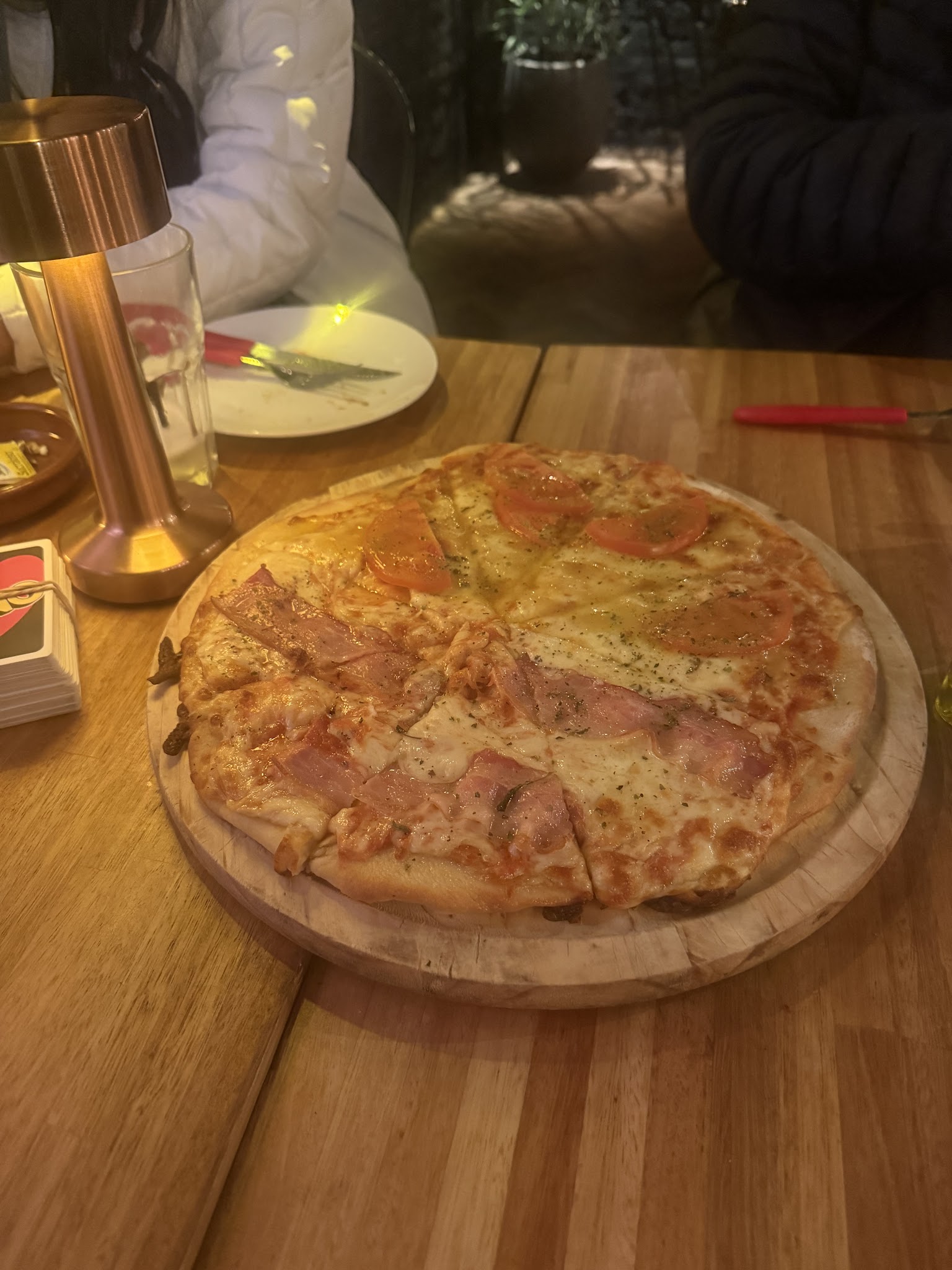 La GUANACA - Pizza Libre | Tapas | Pool | Cervecería