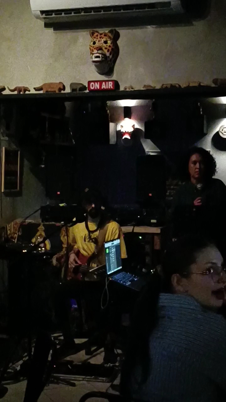 EL MOCO BAR
