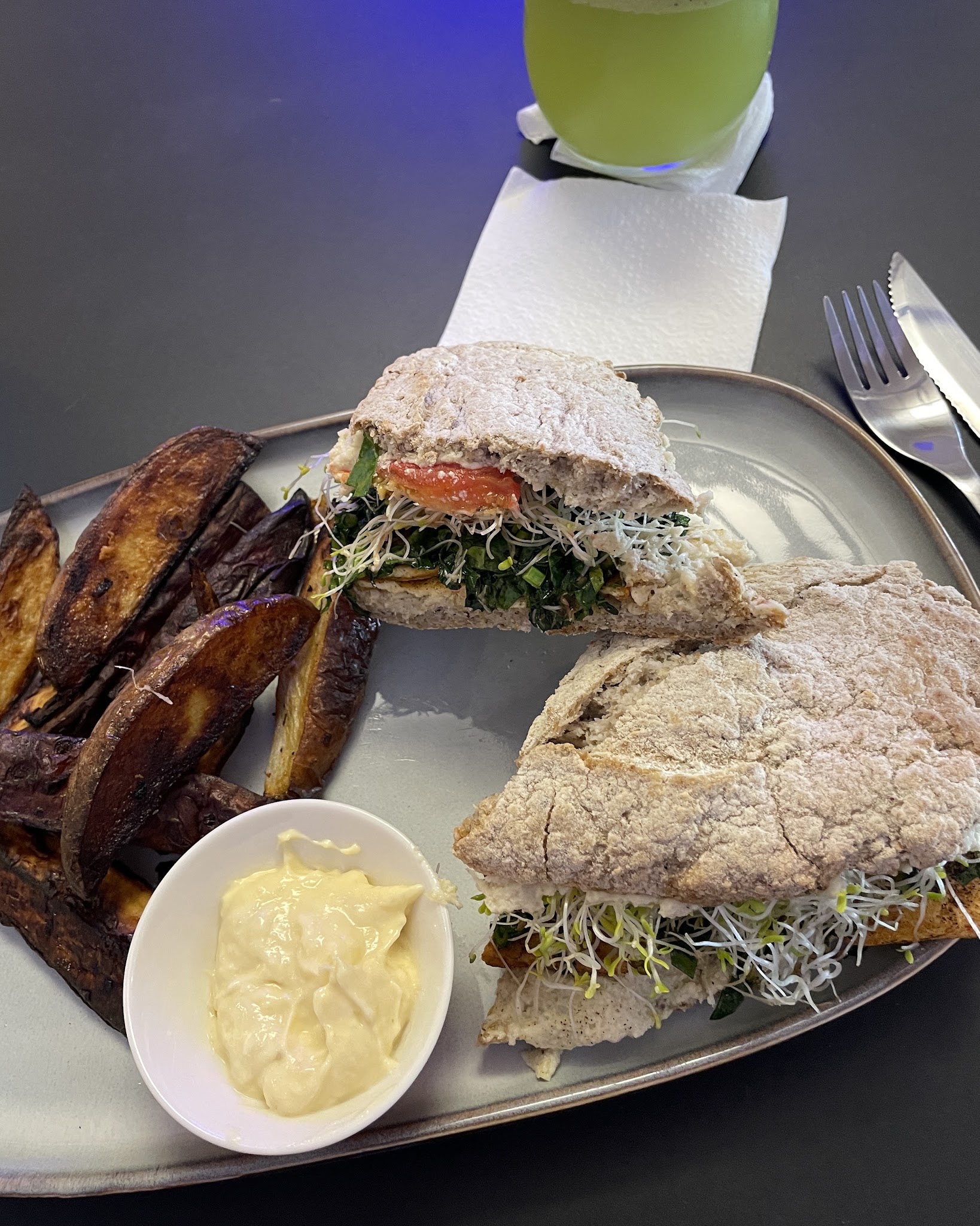 Crudo Cafe & Sandwiches