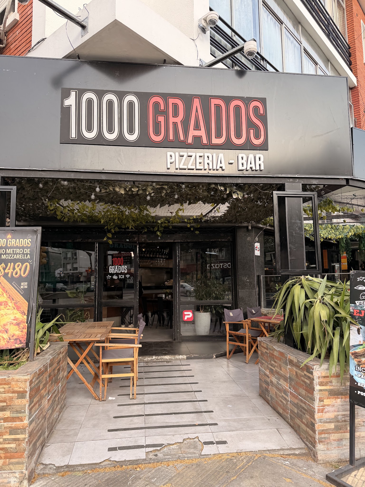 1000 grados · Av. Luis Alberto de Herrera