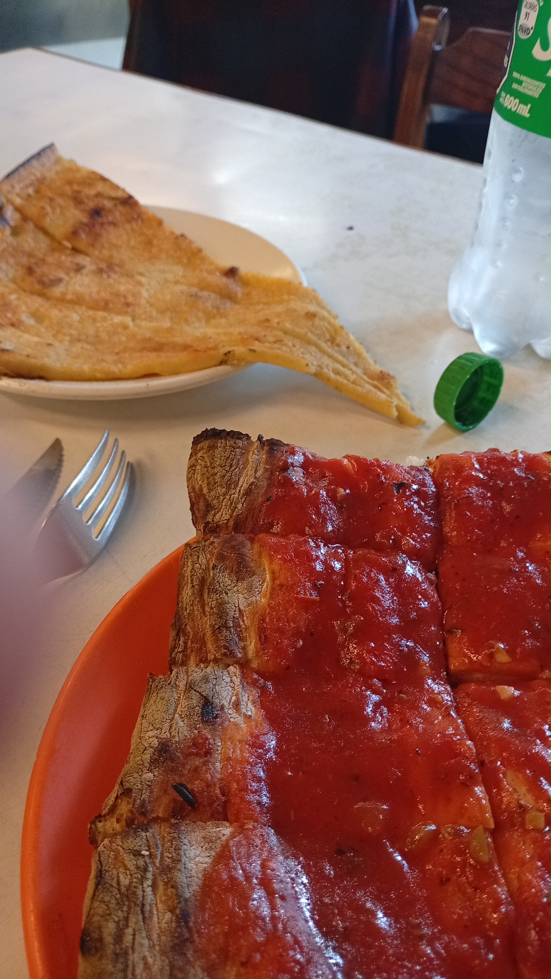Las Flores Bar & Pizza