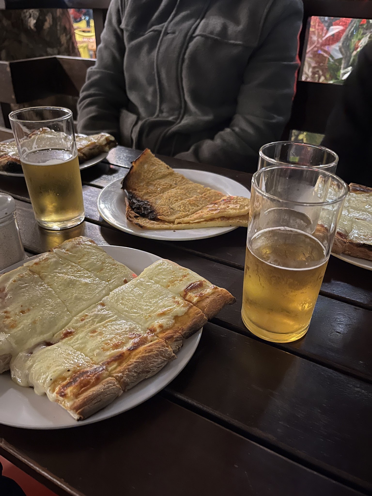 Las Flores Bar & Pizza