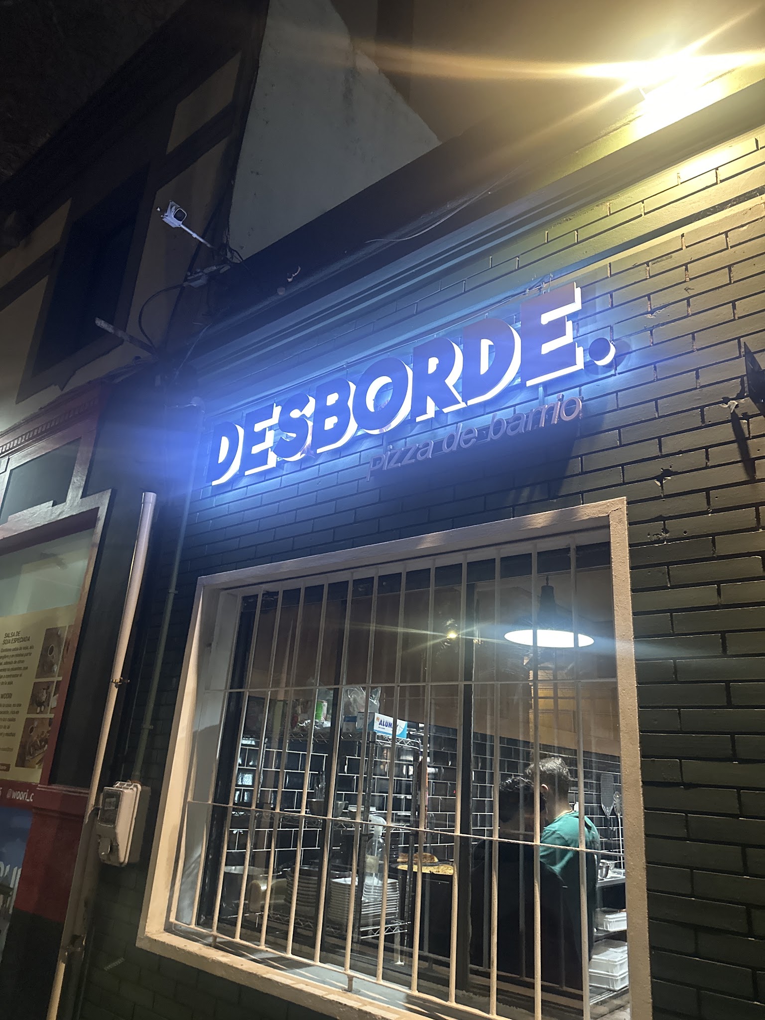 DESBORDE. Pizzeria en Pocitos, Montevideo