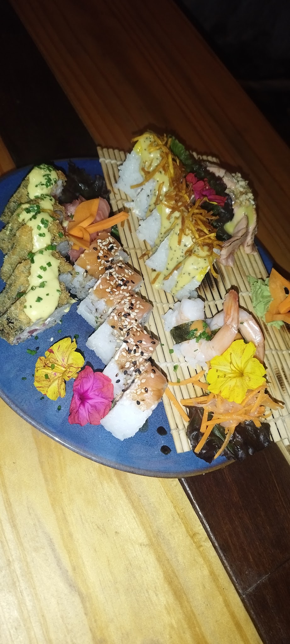 Onigiri sushi fusión