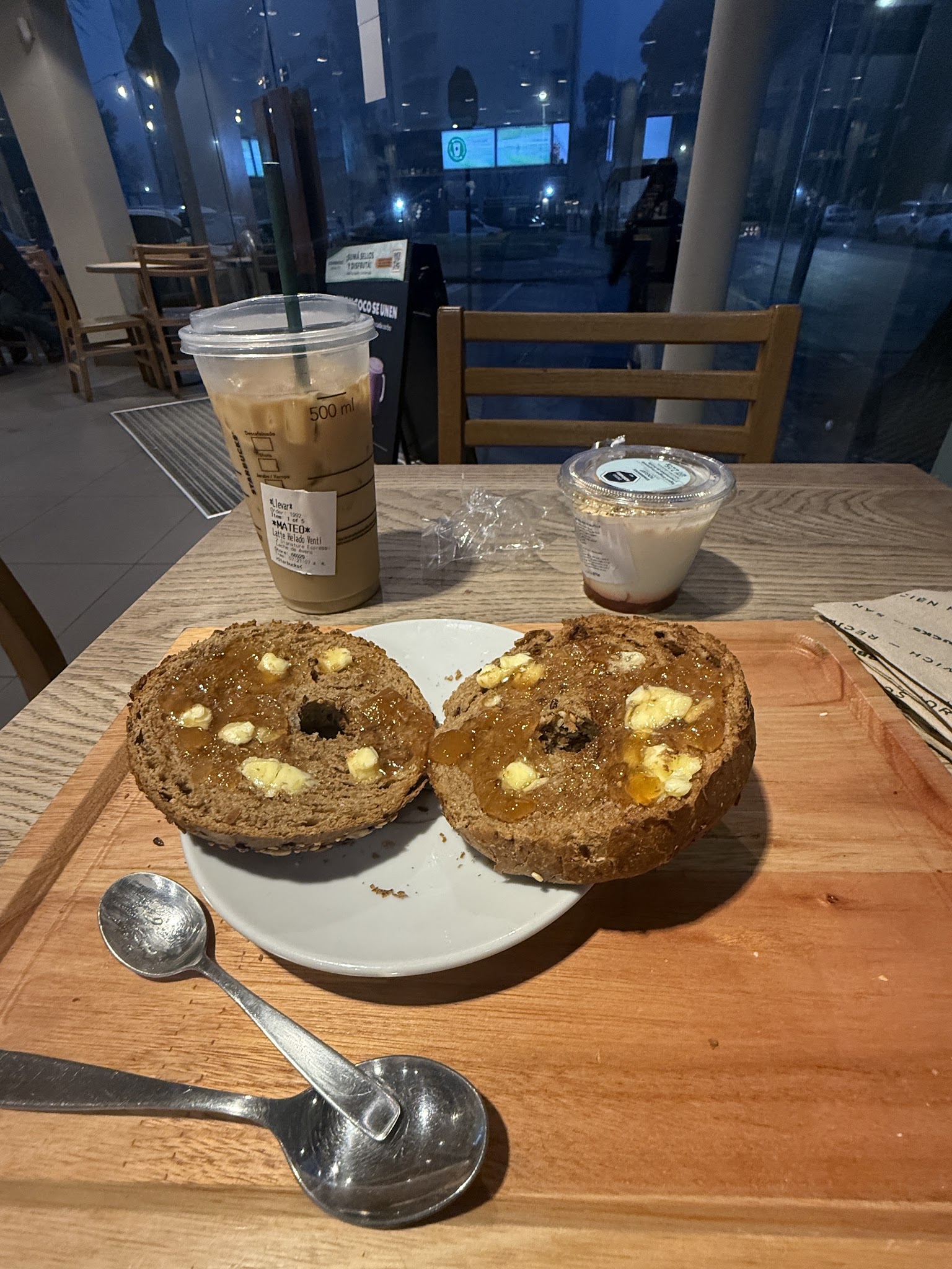 Starbucks · José Ellauri