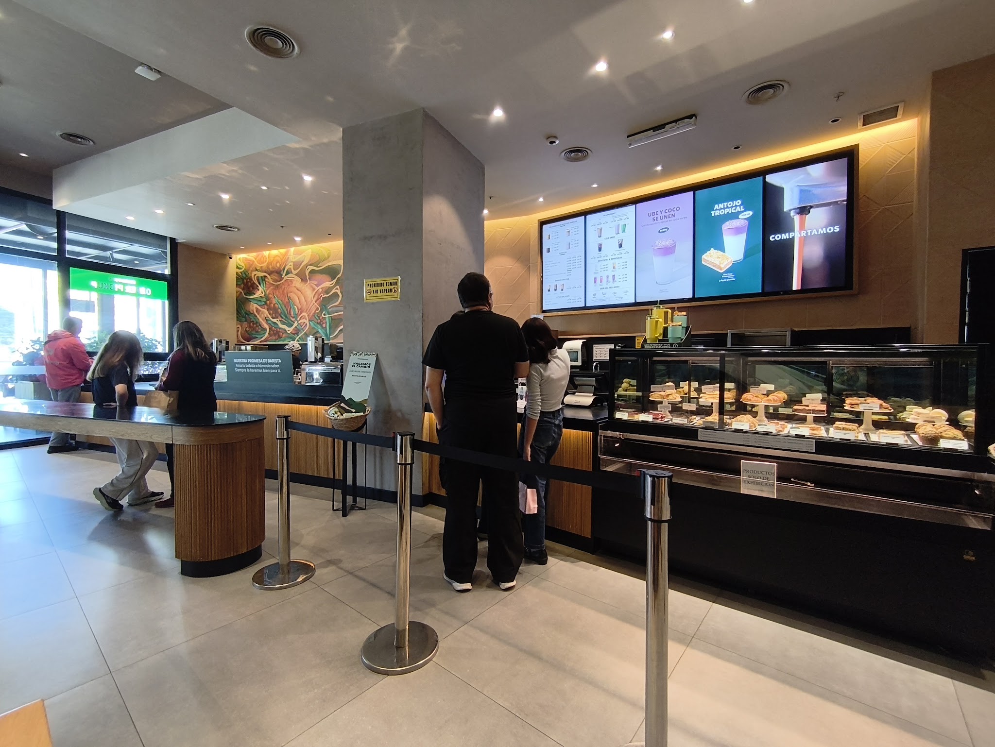 Starbucks · Av. Aviadores del Chaco