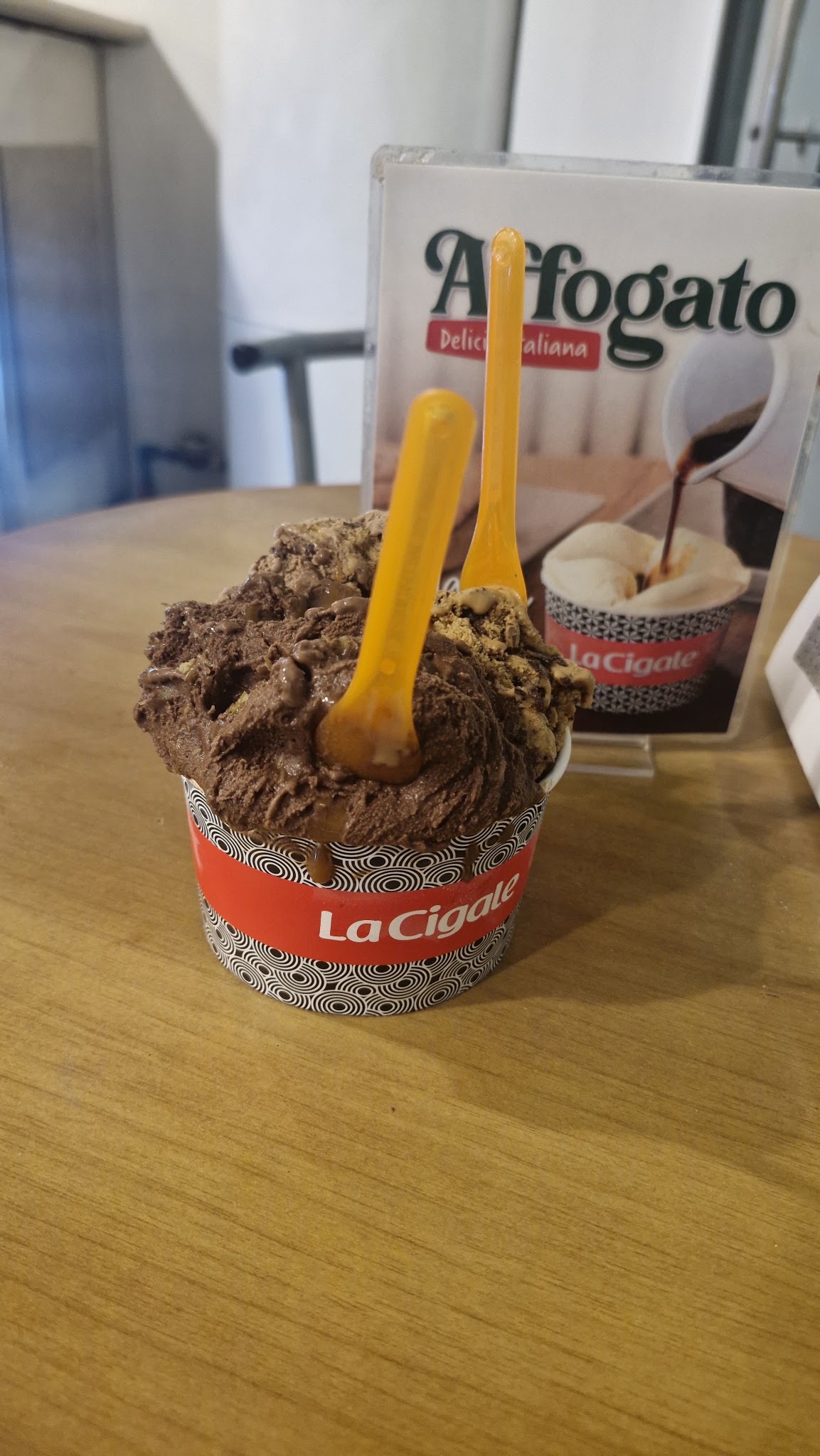 La Cigale · Av. 18 de Julio