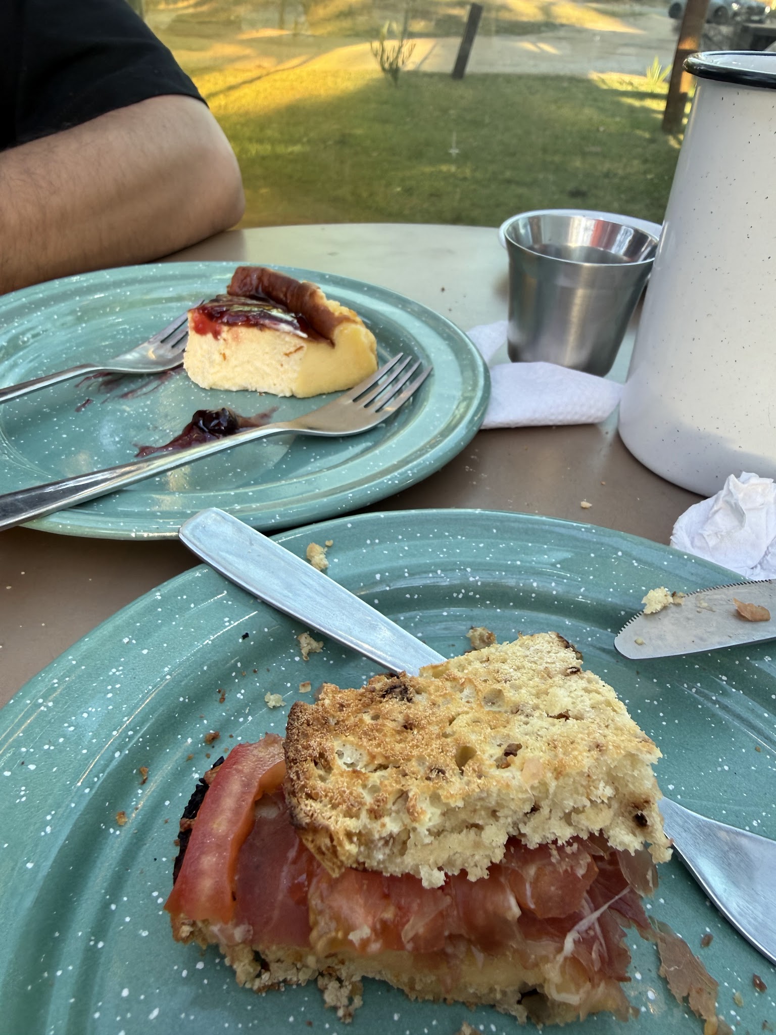 Proa Café & Bakery