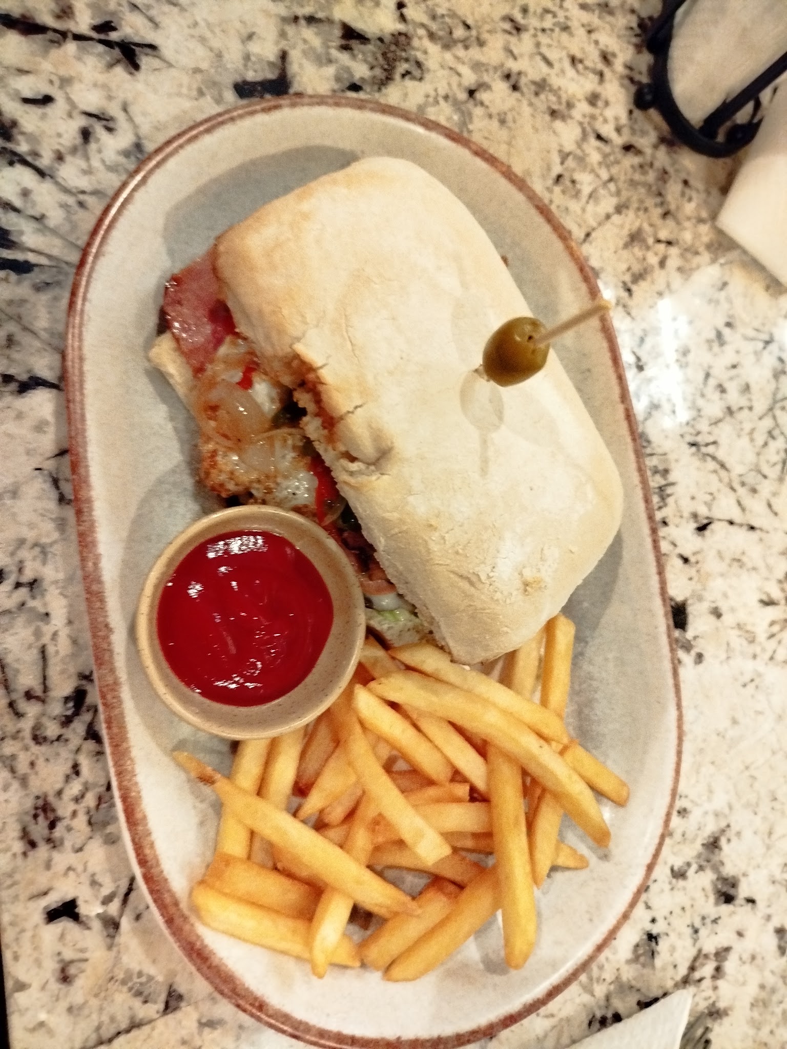SOLES Bar & Restaurante