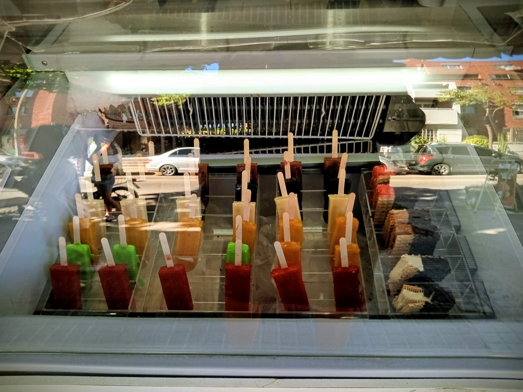 Adoro "Gelateria al paso"