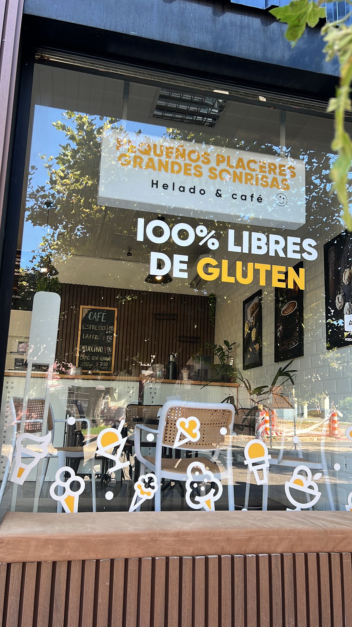 Heladería Piú · Av. Millán