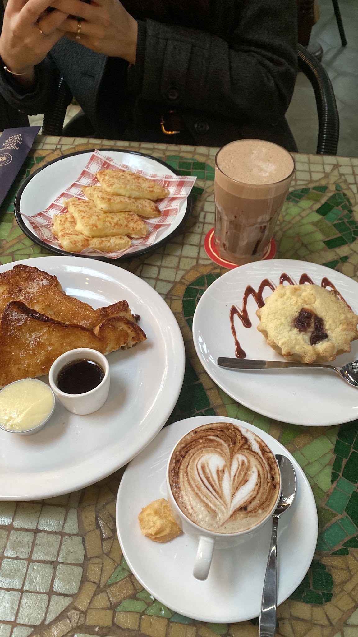 El Café de Acá - Los Laureles