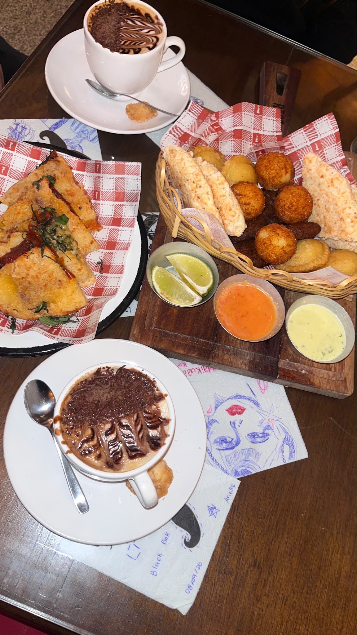 El Café de Acá - Los Laureles