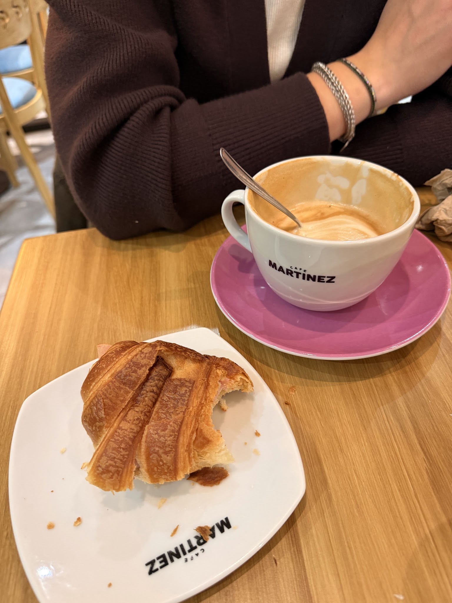 Café Martínez · Av. Luis Alberto de Herrera