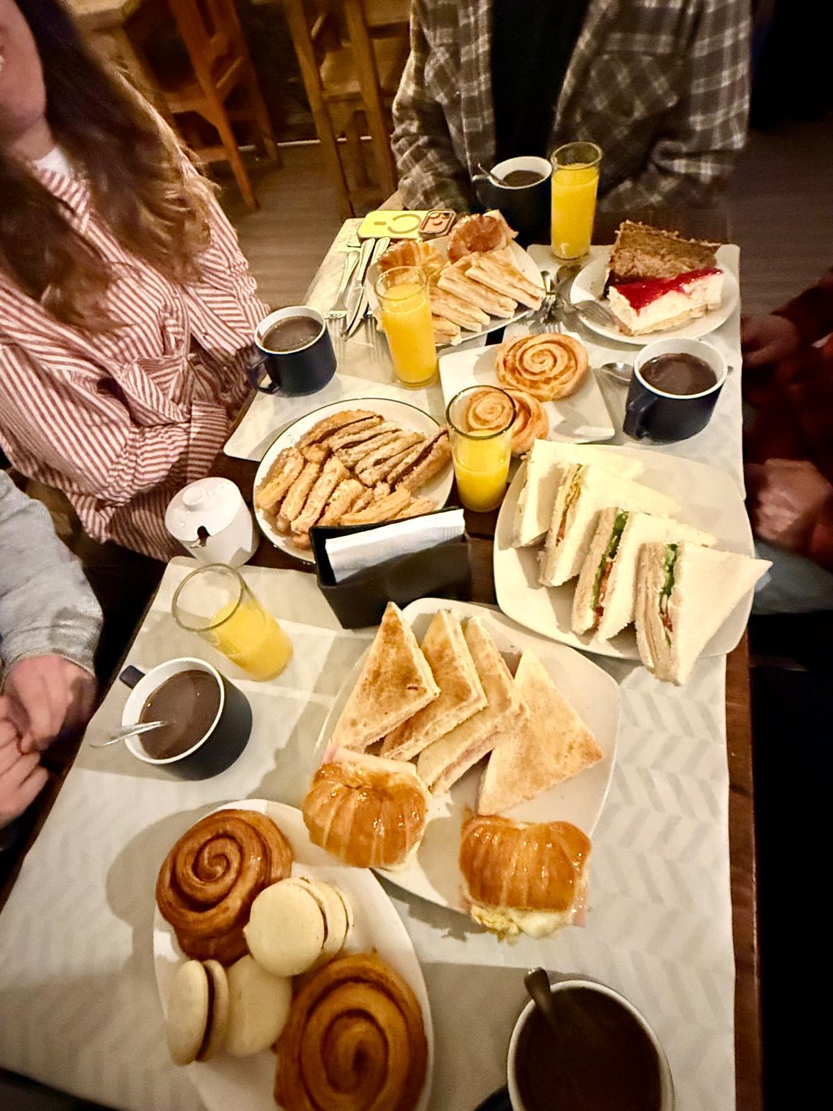 Mvd Mística Bar-Cafę