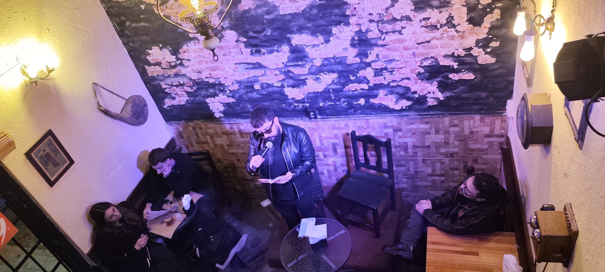 Elocuente Bar